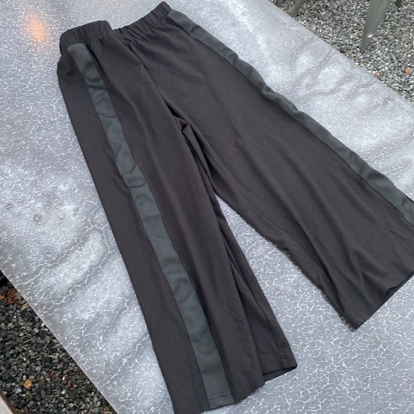 UNIVERSAL STANDARD Wide leg “track pants” - Picture 2 of 8